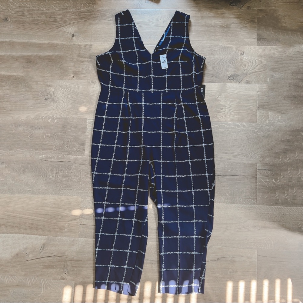 Express Jumpsuit - Picture 2 of 3